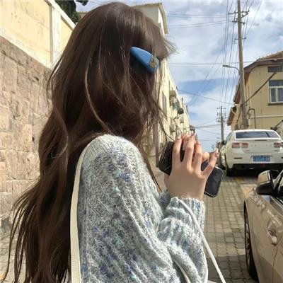 哎吔少女海报